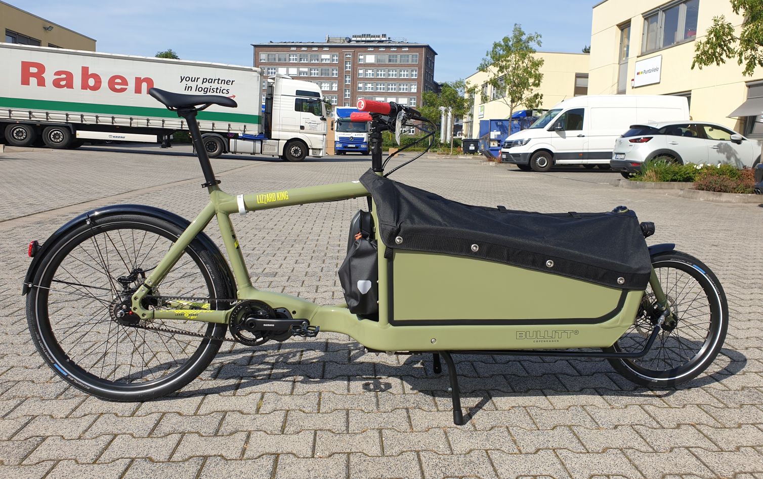 Bier Bullitt Bike auf der INTERNORGA: Kult-Lastenfahrrad mit  Profi-Schankanlage - openPR